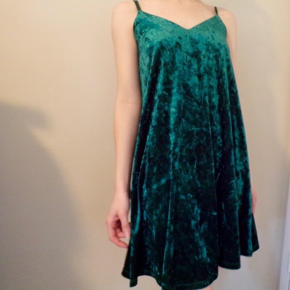 🎉🎉💚💚 NWT Emerald Velvet Chic Dress SM - Picture 7 of 13